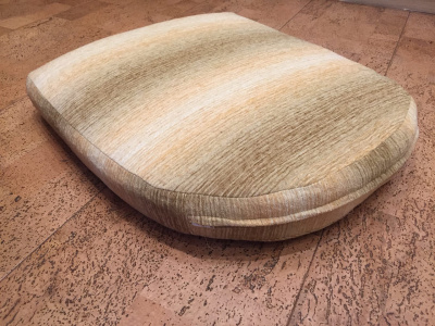 Подушка для кресла (универсальная). Фото